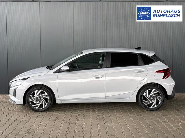Hyundai i20 Pure 1.2 MPI / Navi PDC Hinten + Kamera Abgedunkelte Scheiben Tempomat Alu 16" 