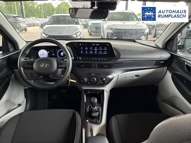 Hyundai i20 Pure 1.2 MPI / Navi PDC Hinten + Kamera Abgedunkelte Scheiben Tempomat Alu 16" 