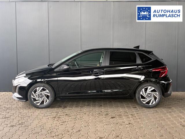 Hyundai i20 Pure 1.2 MPI / Navi PDC Hinten + Kamera Abgedunkelte Scheiben Tempomat Alu 16" 