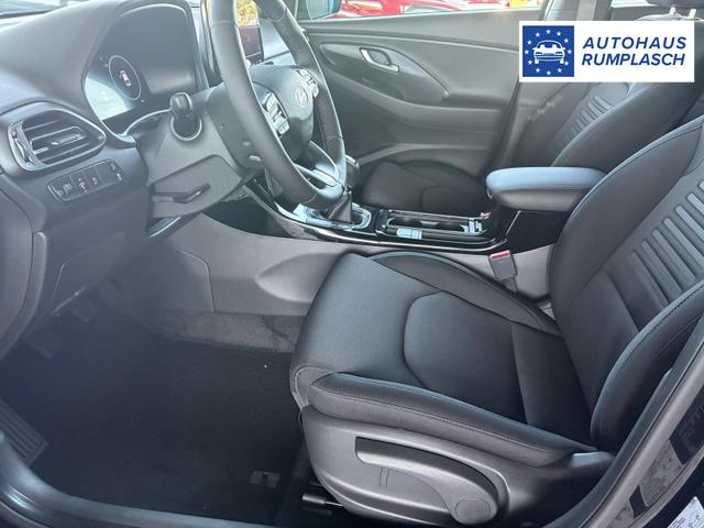 Hyundai i30 Comfort Plus 1.0 T-GDI Navi / PDC V+H mit Kamera Shz Vorne LED Alu 17'' 