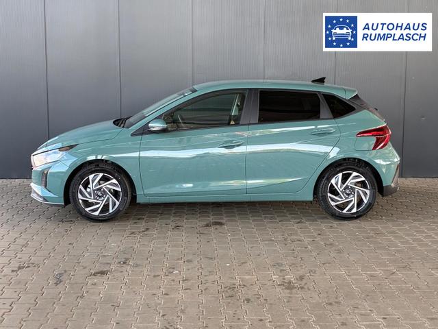 Hyundai i20 Pure 1.2 MPI / Navi PDC Hinten + Kamera Abgedunkelte Scheiben Tempomat Alu 16" 
