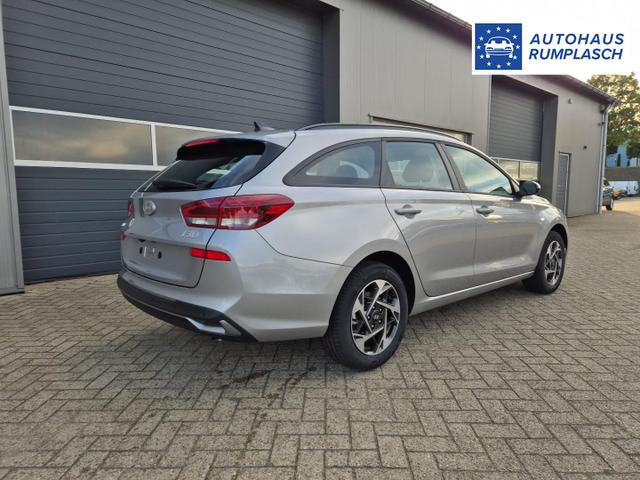 Hyundai i30 Kombi 1.5 T-GDI 95PS Sitzheizung Lenkradheizung Klima Tempomat Navi Apple CarPlay + Android Auto PDC v+h Rückf.Kamera 16-LM 