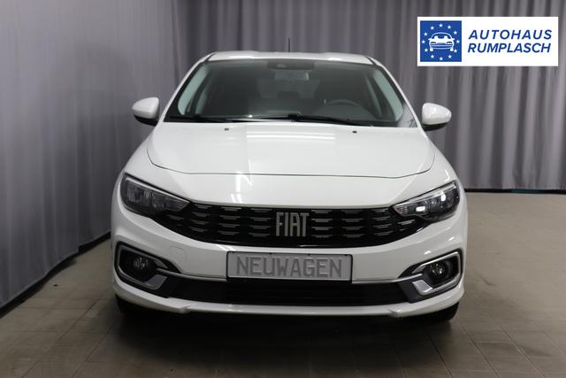 Tipo 5-T&uuml;rer MY22 TIPO 5-T&uuml;rer City Life 1.0 74kW (100PS)249 - Gelato Wei&szlig; 645 - Stoff Schwarz "316 R&uuml;ckfahrkamera mit dynamischen F&uuml;hrungslinien 3A4 Sicherheits-Plus-Paket 3A5 Convenience Plus-Paket 3B4 Style-Paket 452 Sitzheizung vorn ja laut RE 21.10 fb 7QC Uconnect&trade; NAV Navigationssystem und digitalem Audioempfang DAB+"