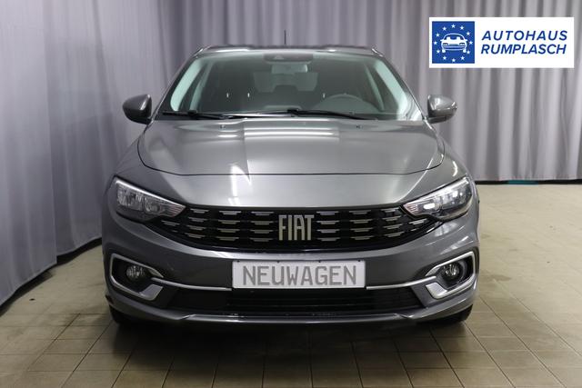 Tipo 5-T&uuml;rer MY22 TIPO 5-T&uuml;rer City Life 1.0 74kW (100PS)695 - Colosseo Grau 645 - Stoff Schwarz "316 R&uuml;ckfahrkamera mit dynamischen F&uuml;hrungslinien 3A4 Sicherheits-Plus-Paket 3A5 Convenience Plus-Paket 3B4 Style-Paket 452 Sitzheizung vorn 5DR Colosseo Grau ja laut RE 21.10 fb 7QC Uconnect&trade; NAV Navigationssystem und digitalem Audioempfang DAB+"