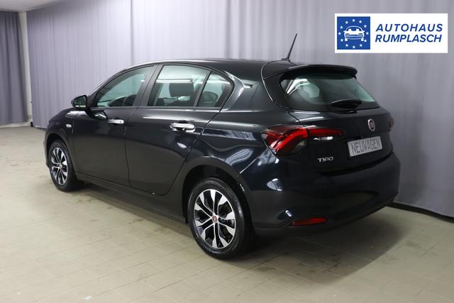 Tipo 5-Türer MY22 TIPO 5-Türer City Life Hybrid 1.5 GSE 96kW (130PS) DCT718 - Cinema Schwarz 645 - Stoff Schwarz "316 Rückfahrkamera mit dynamischen Führungslinien 452 Sitzheizung vorn 5CD Cinema Schwarz 7QC Uconnect™ NAV Navigationssystem und digitalem Audioempfang DAB+"