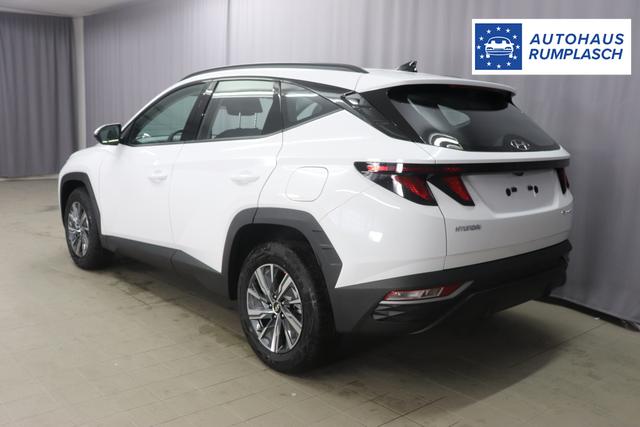 Hyundai Tucson 1.6 T-GDI 6MT 2WD Family MY23 110kW Polar White Sitzpolsterung in Stoff Schwarz