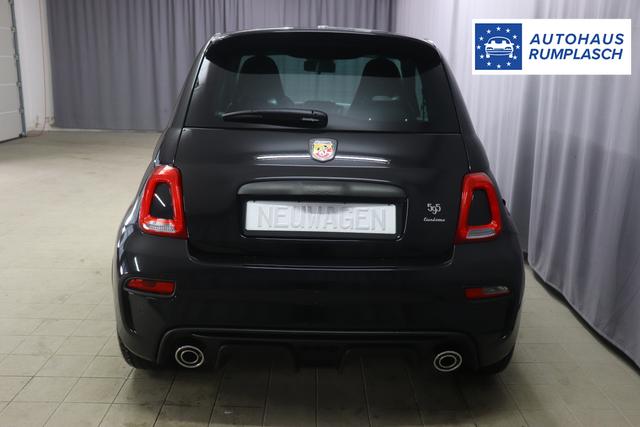 595 & 695 MY23 595 1.4 T-Jet 121 kW (165 PS) MT 876 - Scorpione Schwarz 557 - Integral-Sportsitze Leder Schwarz "3L3 Komfort-Paket: Bi-Xenon Scheinwerfer, Beats® Audio Soundsystem 3L4 Tech-Paket 5CE Scorpione Schwarz 9SV, Gutschrift Mopar BMC Sportluftfilter und Tankdeckel aus Aluminium A67 Linea Turismo"