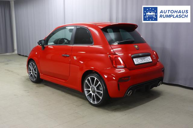 595 & 695 MY23 595 1.4 T-Jet 121 kW (165 PS) MT 111 - Passione Rot 557 - Integral-Sportsitze Leder Schwarz "3L3 Komfort-Paket: Bi-Xenon Scheinwerfer, Beats® Audio Soundsystem 3L4 Tech-Paket 5CJ Passione Rot 9SV, Gutschrift Mopar BMC Sportluftfilter und Tankdeckel aus Aluminium A67 Linea Turismo"