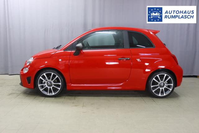 595 & 695 MY23 595 1.4 T-Jet 121 kW (165 PS) MT 111 - Passione Rot 557 - Integral-Sportsitze Leder Schwarz "3L3 Komfort-Paket: Bi-Xenon Scheinwerfer, Beats® Audio Soundsystem 3L4 Tech-Paket 5CJ Passione Rot 9SV, Gutschrift Mopar BMC Sportluftfilter und Tankdeckel aus Aluminium A67 Linea Turismo"