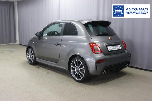 595 & 695 MY23 595 1.4 T-Jet 121 kW (165 PS) MT 695 - Record Grau 557 - Integral-Sportsitze Leder Schwarz "3L3 Komfort-Paket: Bi-Xenon Scheinwerfer, Beats® Audio Soundsystem 3L4 Tech-Paket 5DP Record Grau 9SV, Gutschrift Mopar BMC Sportluftfilter und Tankdeckel aus Aluminium A67 Linea Turismo"