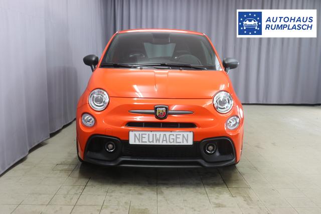 595 & 695 MY23 595 1.4 T-Jet 121 kW (165 PS) MT562 - Racing Orange 557 - Integral-Sportsitze Leder Schwarz "3L3 Komfort-Paket: Bi-Xenon Scheinwerfer, Beats® Audio Soundsystem 3L4 Tech-Paket 5CK Racing Orange 9SV, Gutschrift Mopar BMC Sportluftfilter und Tankdeckel aus Aluminium A67 Linea Turismo"