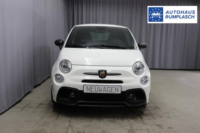 595 & 695 MY23 595 1.4 T-Jet 121 kW (165 PS) MT 268 - Gara Weiß 557 - Integral-Sportsitze Leder Schwarz "3L3 Komfort-Paket: Bi-Xenon Scheinwerfer, Beats® Audio Soundsystem 3L4 Tech-Paket 5CA Gara Weiß 9SV, Gutschrift Mopar BMC Sportluftfilter und Tankdeckel aus Aluminium A67 Linea Turismo"