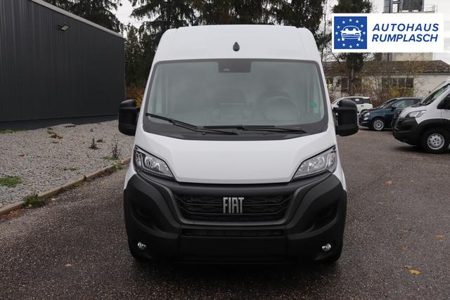 Fiat Professional Ducato series 9 35 L4H2 Kawa verblecht 140 MJT Euro-6D-Final MT 549 - Ducato Weiß "076 Sitzbezug Schwarz mit Ducato-Logo auf Kopfstütze" "502 Beifahrerairbag für Beifahrerdoppelsitz 5W3 Paket ""Techno Nav"" 5W6 Paket ""Visibility"" 5YJ Paket ""City"" 619 Heckflügeltüren 260 Grad Öffnung (Bei Auswahl Opt. 619 i.V.m. 519.muss Opt. 029 mitbestellt werd 6JA Starre Anhängerkupplung 835 Ablagefach im Dach (Serie bei Maxi 40 + Doka) 92P Kraftstofftank 75 Liter JKU 230-Volt-Steckdose an der Mittelkonsole 077 verstärkte Federn hinten SERIE"