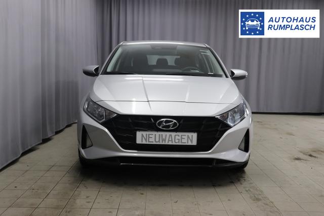 Hyundai i20 1.2 62kW FamilySleek Silver Metallic Stoff Schwarz