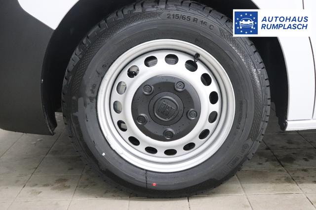 Fiat Scudo L3 2.0 145PS MT 549 - WEISS 969 - Standard Sitze "980 vollwertiges Ersatzrad 9A1 Pack Visibility Schweibenwischer mit Regensensor Elektrische und beheizbare Außenspiegel, anklappbar Nebelscheinwerfer Serie: 516 Heckflügeltüren 450 Höhenverstellbarer Fahrersitz 056 Berganfahrhilfe 149 Trennwand ohne Fenster 025 Klimaanlage"