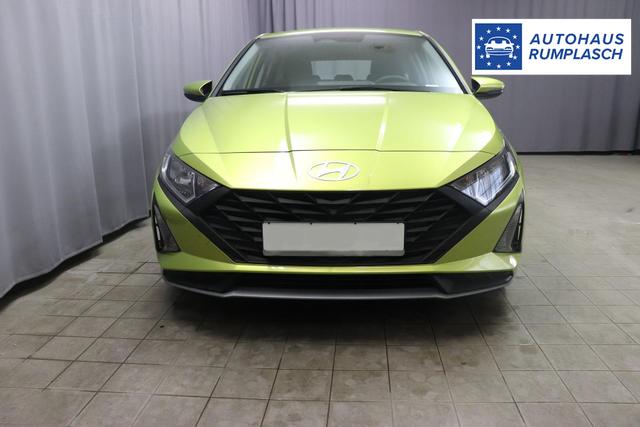 Hyundai i20 Comfort 1.2 58 kW (79 PS) Klimaanlage, Navigationssystem, Radio mit DAB, Apple CarPlay & Android Auto, Rückfahrkamera, Einparkhilfe hinten, Lichtsensor, Spurhalteassistent, Fernlichtassistent, Verkehrszeichenassistent uvm. 