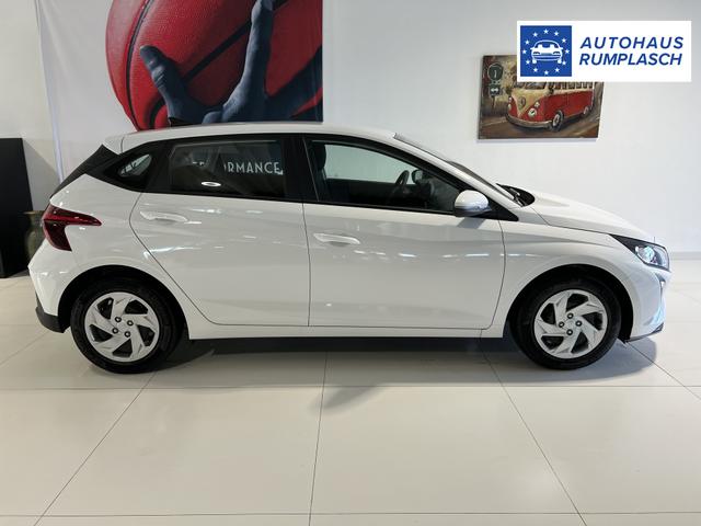Hyundai i20 1,2 Comfort Atlas White, Beispielbilder, ggf. teilweise mit Sonderausstattung