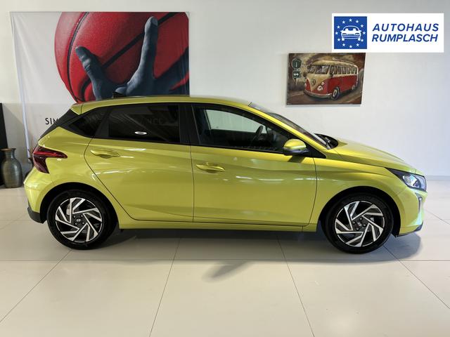 Hyundai i20 1,2 Family Lucid Lime metallic