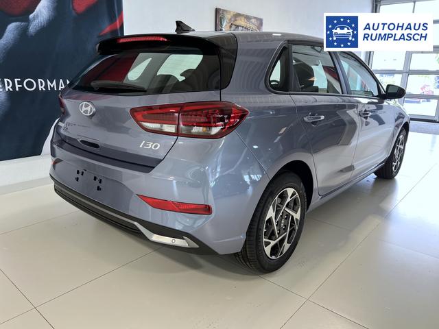 Hyundai i30 GO Meta Blue Pearl