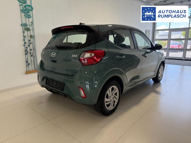 Hyundai i10 GO Mangrove Green