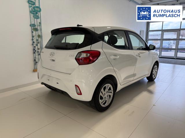 Hyundai i10 Go Atlas White