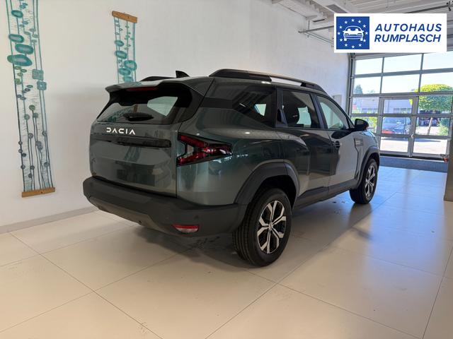 Dacia Bigster Zeder Gruen