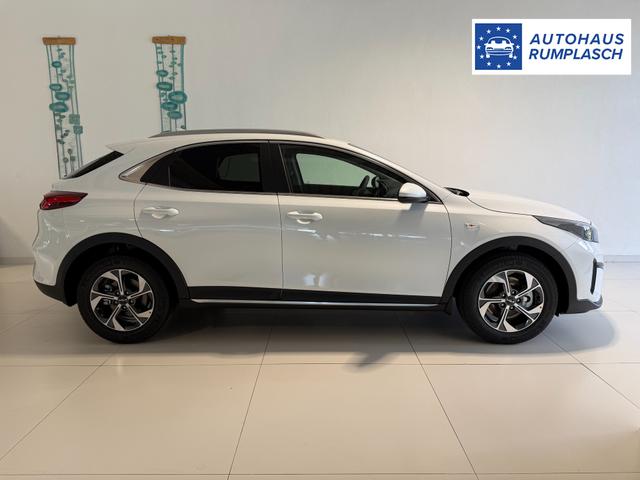 KIA XCEED Deluxe White