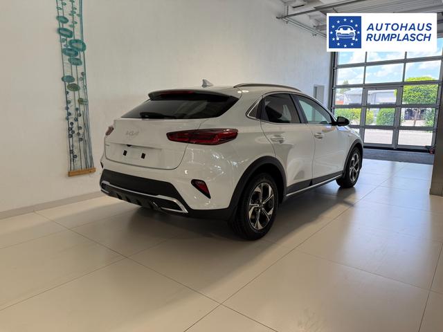 KIA XCEED Deluxe White