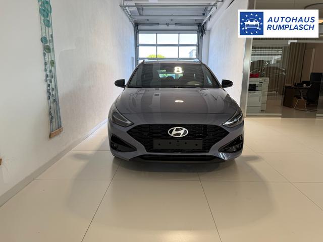Hyundai i30, Beispielbilder, ggf. teilweise mit Sonderausstattung