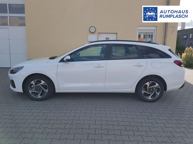 Hyundai / i30 Kombi / Weiß / Smart / / 