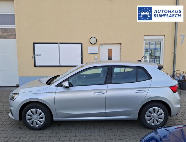 Skoda / Fabia / Silber / Basis / / 