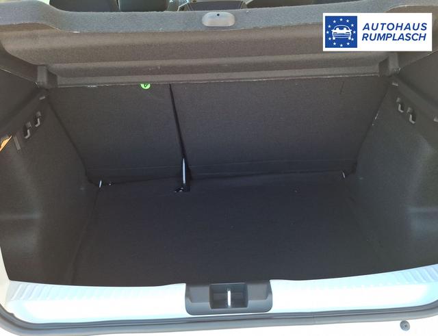 Dacia / Sandero Stepway / Wei&szlig; / Expressen / / , Beispielbilder, ggf. teilweise mit Sonderausstattung