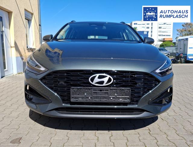 Hyundai / i30 / Gr&uuml;n / Family / / , Beispielbilder, ggf. teilweise mit Sonderausstattung