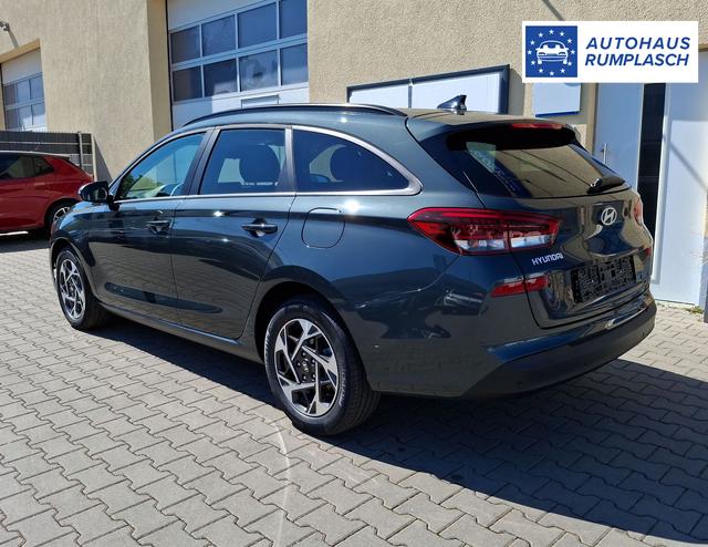 Hyundai / i30 / Gr&uuml;n / Family / / , Beispielbilder, ggf. teilweise mit Sonderausstattung