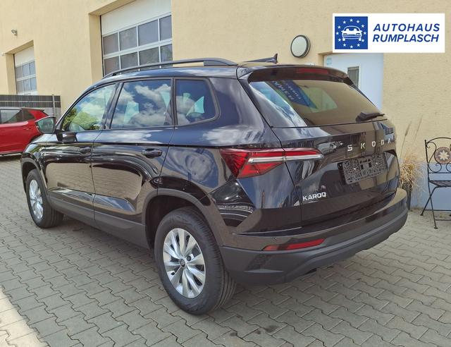 Skoda / Karoq / Schwarz / 130 Jahre + AHK / / , Beispielbilder, ggf. teilweise mit Sonderausstattung