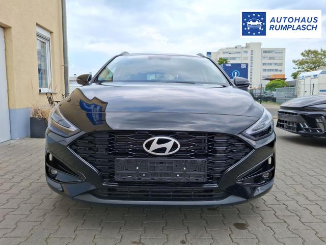 Hyundai / i30 / Schwarz / Family / / 