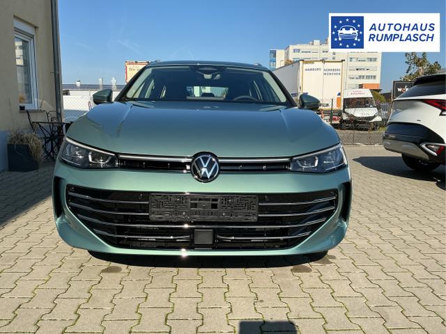 Volkswagen / Passat Variant / Grün / Elegance+AHK / Maripositgrün / , Beispielbilder, ggf. teilweise mit Sonderausstattung