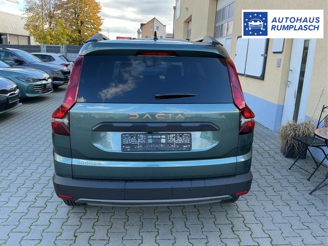 Dacia / Jogger / Grün / Extreme 7 Sitzer / Zeder Green / , Beispielbilder, ggf. teilweise mit Sonderausstattung