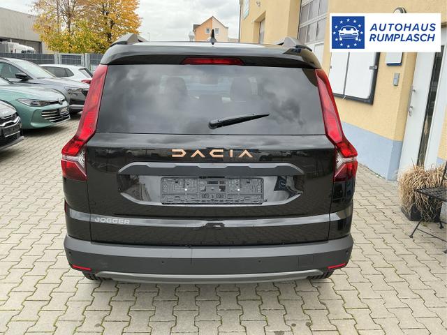 Dacia / Jogger / Schwarz / Extreme 5 Sitzer / Black Nacré / , Beispielbilder, ggf. teilweise mit Sonderausstattung