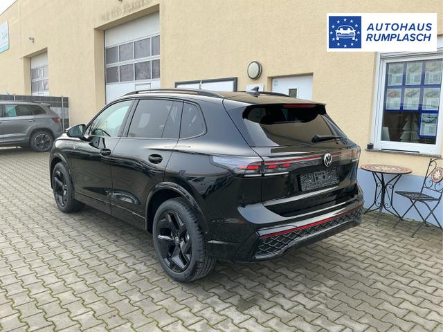 Volkswagen / Tiguan / Schwarz / R-Line / Deep Black Perleffekt / , Beispielbilder, ggf. teilweise mit Sonderausstattung