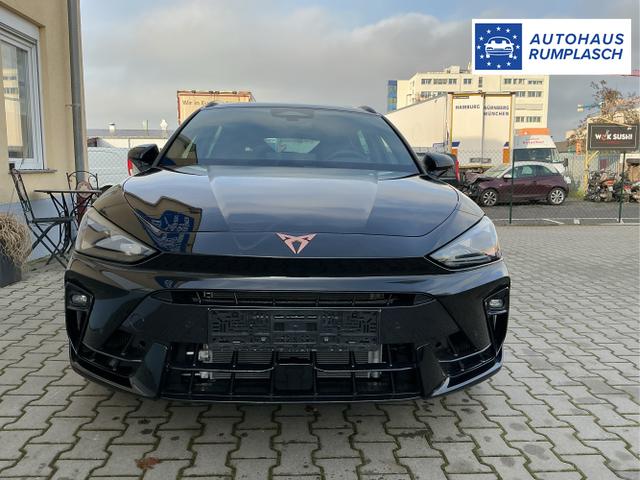 Cupra / Leon Sportstourer / Schwarz / Sp VZ AHK / Midnight Black / , Beispielbilder, ggf. teilweise mit Sonderausstattung