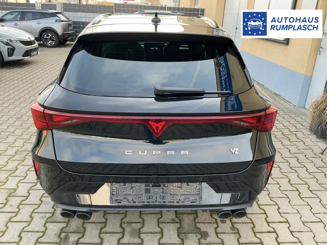 Cupra / Leon Sportstourer / Schwarz / Sp VZ AHK / Midnight Black / , Beispielbilder, ggf. teilweise mit Sonderausstattung