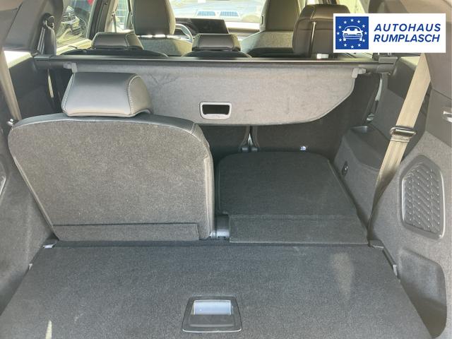 Peugeot / 5008 / Grau / GT 7-S / Titanium Grau Metalic / , Beispielbilder, ggf. teilweise mit Sonderausstattung