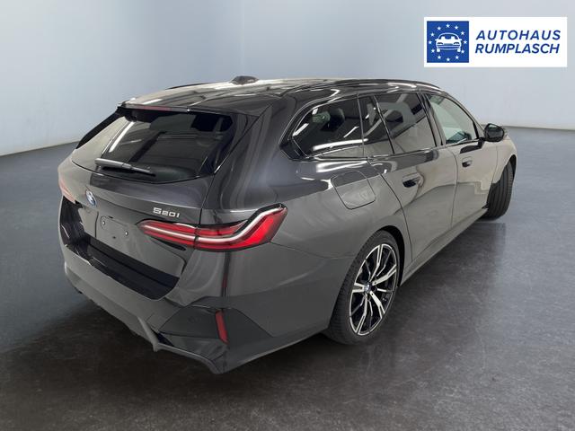 BMW 5er Touring 520i M-Sport 190PS/140kW Steptronic +AHK +20" +MSportpaket +MSportfahrwerk +DrivingAssistantPlus +AdaptiveLED +HarmanKardon +DigitalKey +ParkAssist +Sitzhzg +WirelessCharging +Sonnenschutzverglasung +ShadowLine 