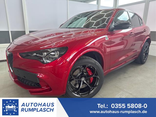 Alfa Romeo Stelvio - QUADRIFOGLIO VERDE AKRAPOVIC Technologie-Paket