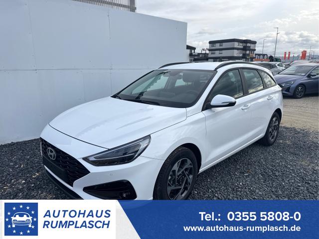 Hyundai i30 Kombi - STYLE NAVI SHZ RFK PDC v+h