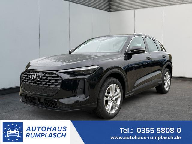Audi Q5 - Basis quattro+AHK+ACC+RFK+19"ALU+NAVI