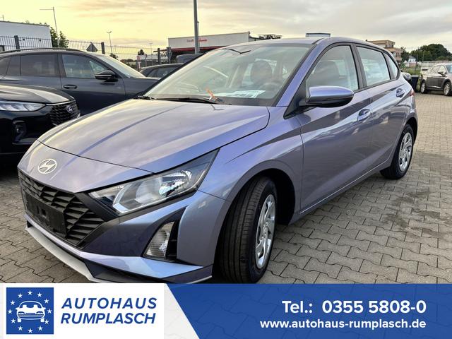 Hyundai i20 - Comfort 1.2i 79PS, META-BLUE METALLIC, 5 Jahre Garantie, NAVIGATION 10,25", Klima, Parksensoren hinten, Rückfahrkamera, Alarm, Lederlenkrad, Tempomat, Armlehne vorne, Reserverad, 4x elektr. Fensterheber, Fernlicht-Assistent