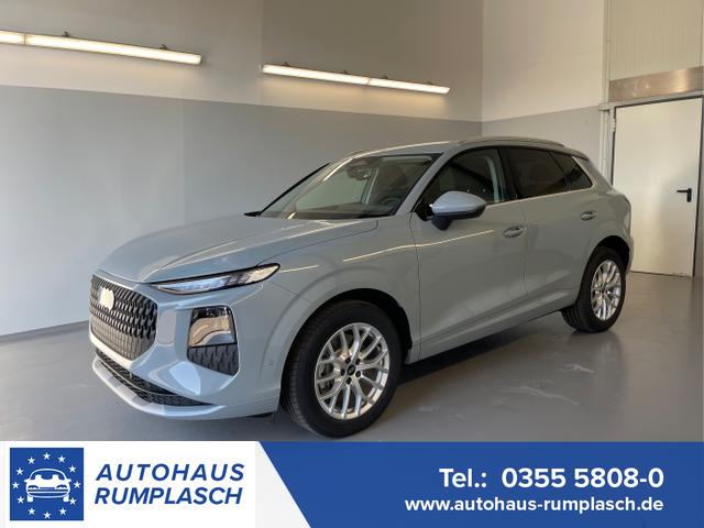 Audi Q3 - NEU TFSI quattro Tech+AHK+LEDPlus+ACC+Kamera+Alu18+Volllack