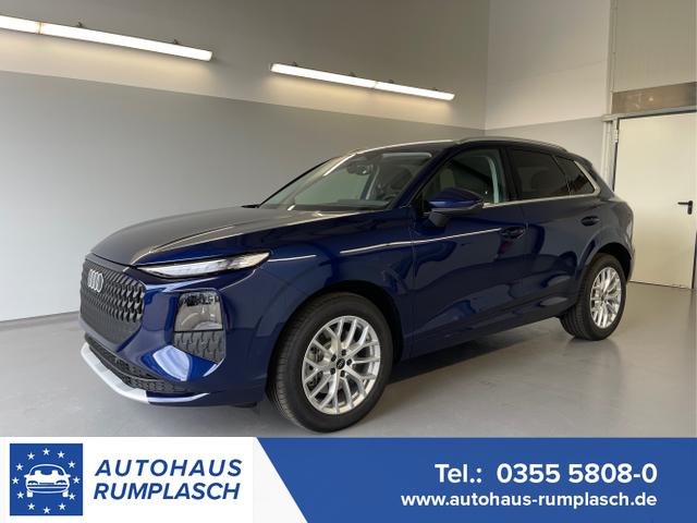Audi Q3 - NEU TFSI quattro Tech+AHK+LEDPlus+ACC+Kamera+Alu18+Volllack